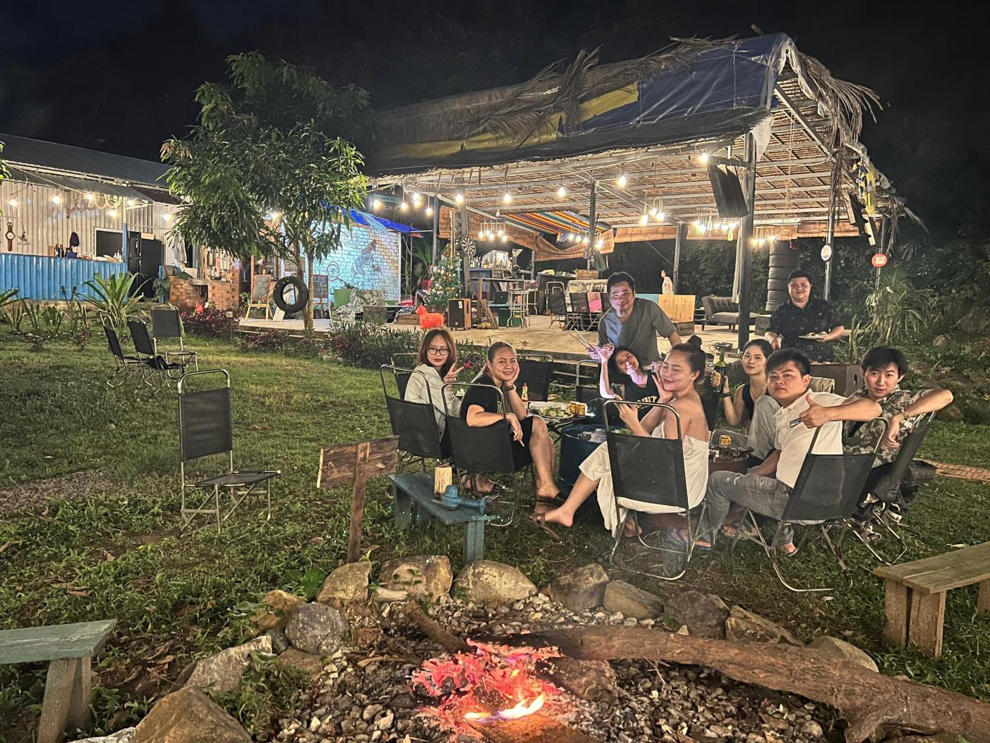 Con Dao Backpacker - Loco Camping Chi Khu Co Ong Eksteriør billede